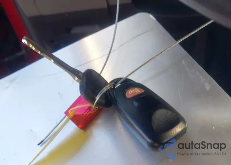 2010 Hyundai Tucson Limited z USA, uszkodzony, nr VIN KM8JUCAC9AU024189